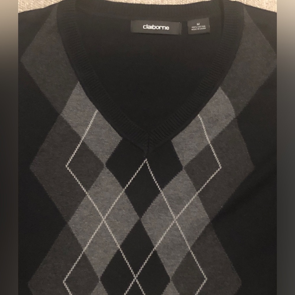 Claiborne V-Neck Long Sleeve Sweater M